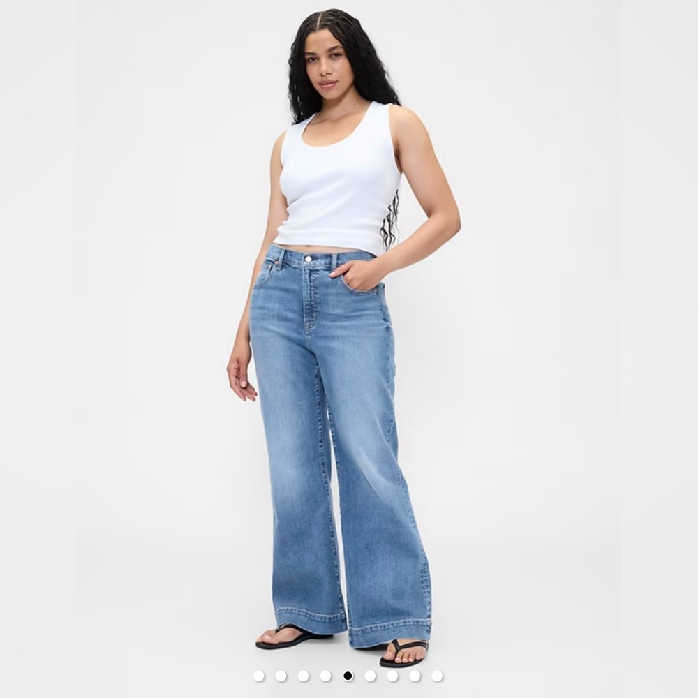 NWOT GAP High Rise Relaxed Flare Jeans, Size 34